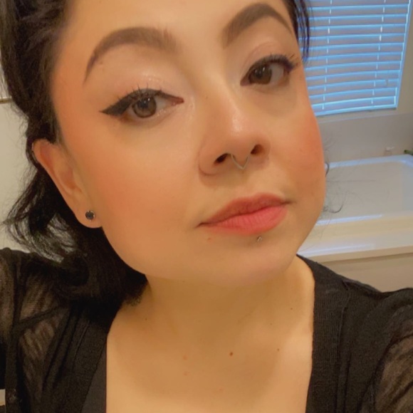 Meet your Posher, Isa - Picture 1 of 1